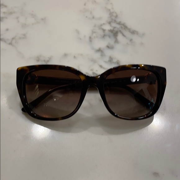 Tory Burch Tortoise Brown Rectangular Sunglasses - Picture 3 of 4